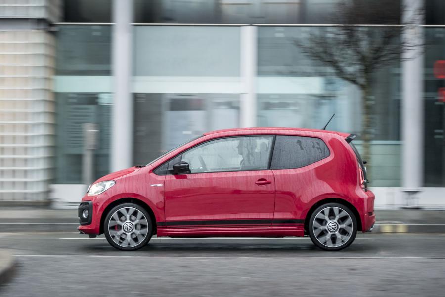  Volkswagen up! GTI 2018 года  (UK) (фото 11 из 36)